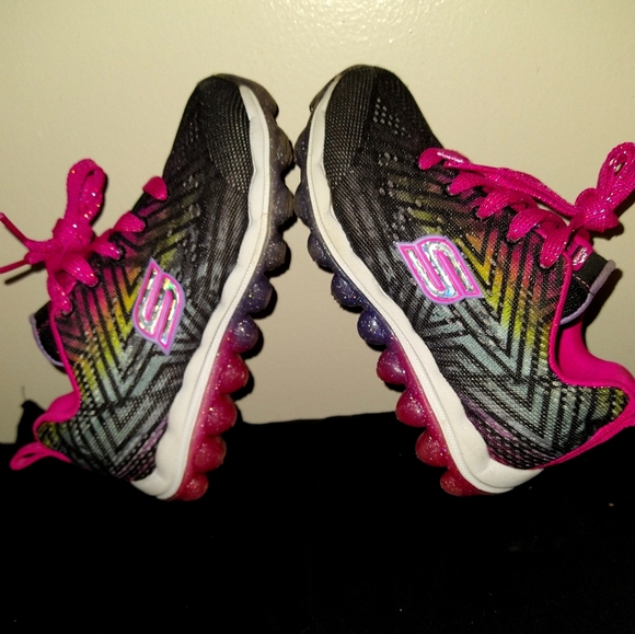 BEYOND Comfy Lit'l Girls Skechers 10.5t! - Picture 8 of 10